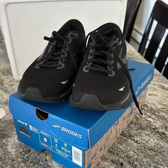 New - Brooks Ghost 15 Sneakers - Picture 1 of 2